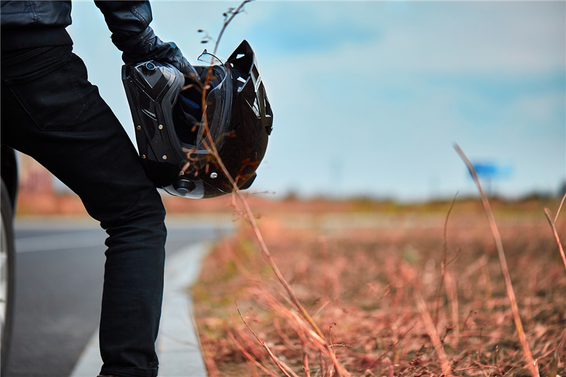 Airwheel C8 custom intelligent helmet.
