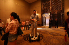 Therefore, a good many distributors on the spot were impatiently eager to have a go at S5 and badly wanted to start selling S5 in their own countries.