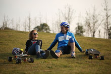 Youths tend to try something new and special. In contrast to traditional skateboards, Airwheel M3 electric air board is the product of the progress of technology and intelligence. 