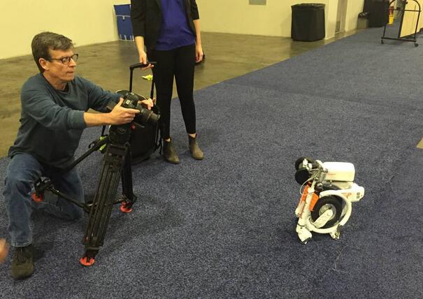 놀라운 소리? 네, Airwheel E3 스마트 e 자전거 Airwheel 라이더에 게 기적을 보여 줍니다.